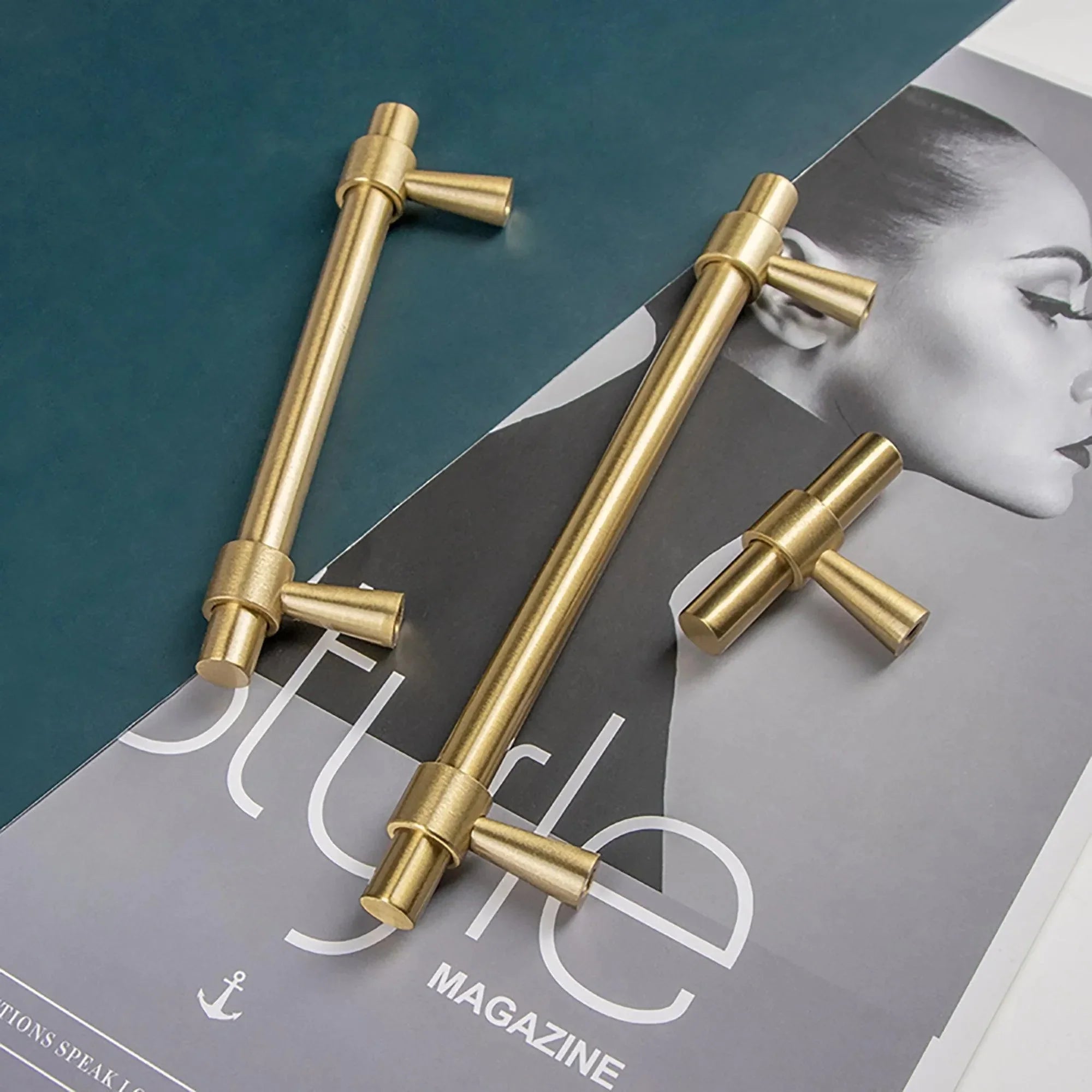 Mantara Seraphine Handle B-0054 is a modern brushed brass handle in gold, ideal for wardrobes, almirahs, and kitchens.