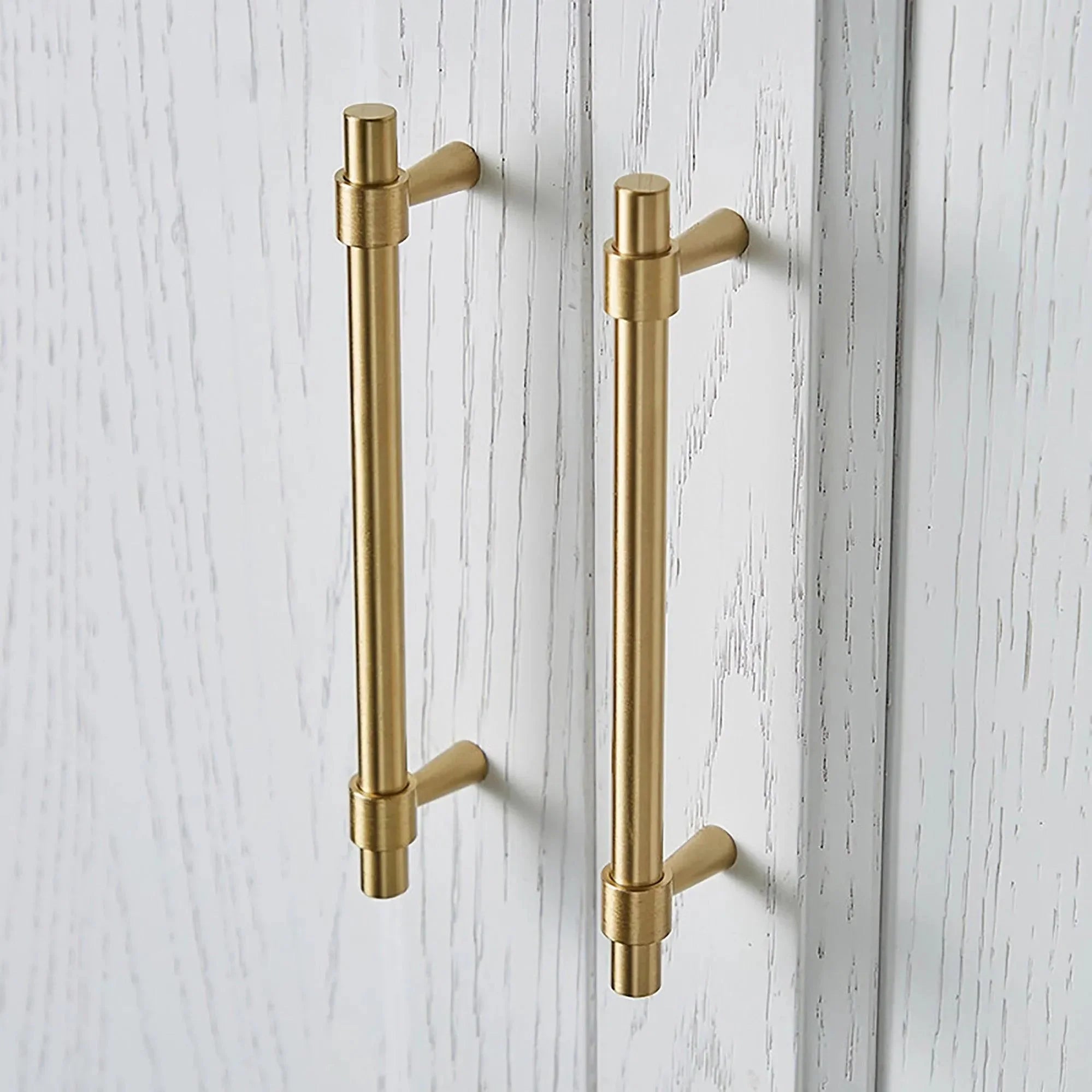 Mantara Seraphine Handle B-0054 is a modern brushed brass handle in gold, ideal for wardrobes, almirahs, and kitchens.
