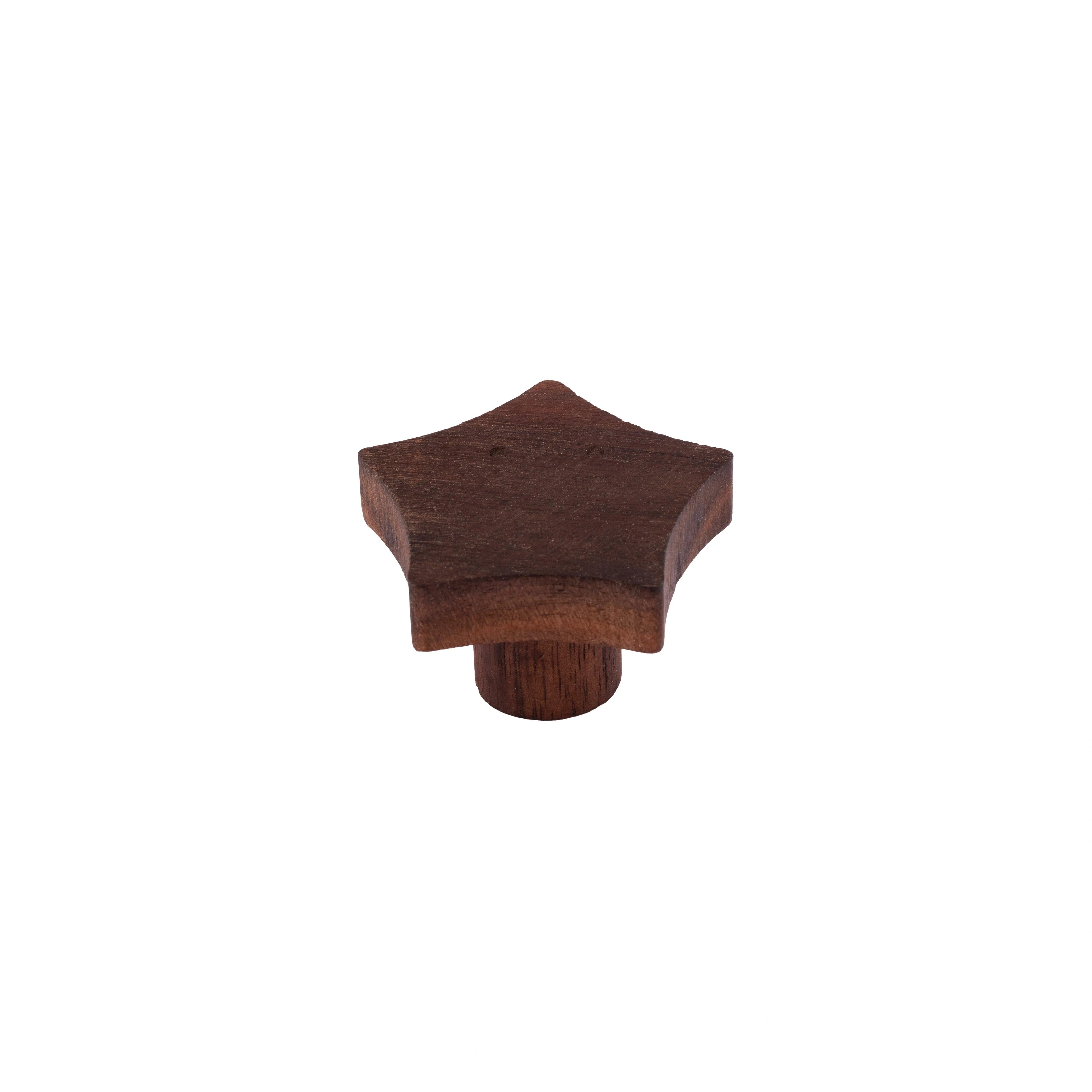 Mantara Starfish Hook W-0024 is a modern walnut wooden knob, ideal for kids’ rooms, drawers, and wardrobes.