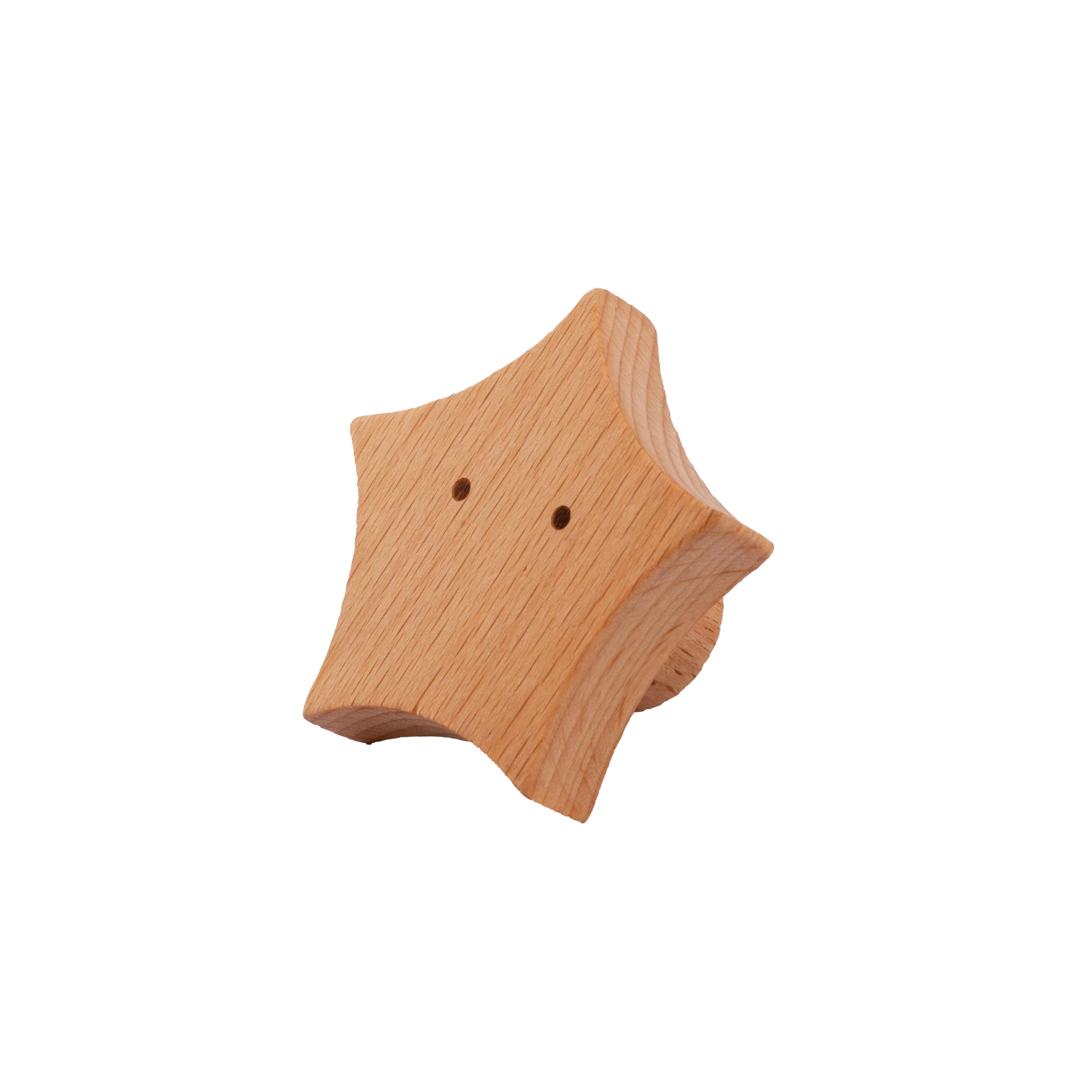 Mantara Starfish Hook W-0024 is a modern beech wooden knob, ideal for kids’ rooms, drawers, and wardrobes.