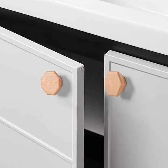 Mantara Thorne Knob W-0056 is a modern beech wood knob with brushed finish, ideal for kitchen and dresser drawers.