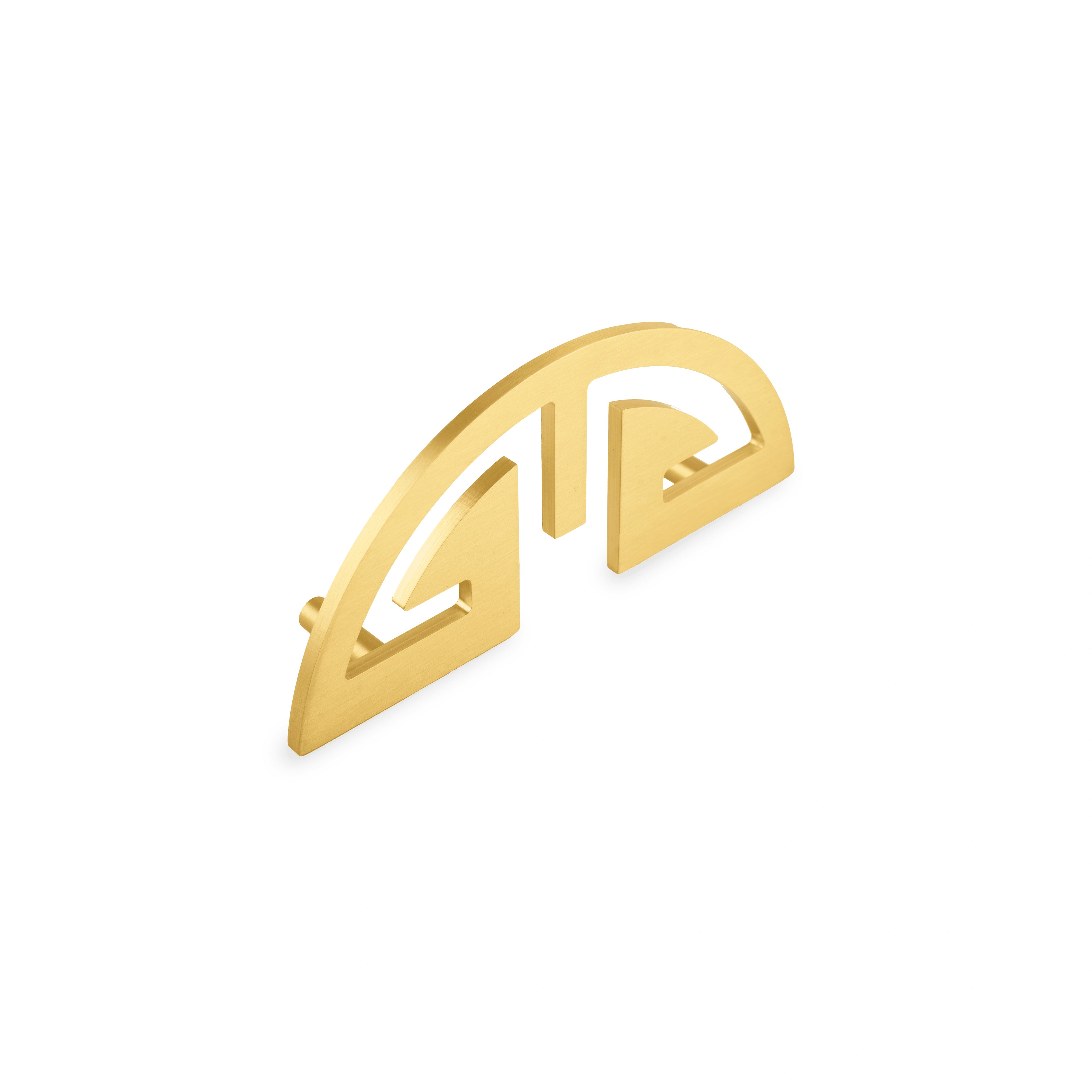 The Mantara B-0026 Toltec Handle is a modern brushed brass handle in gold, perfect for doors, wardrobes, furniture, and drawers.
