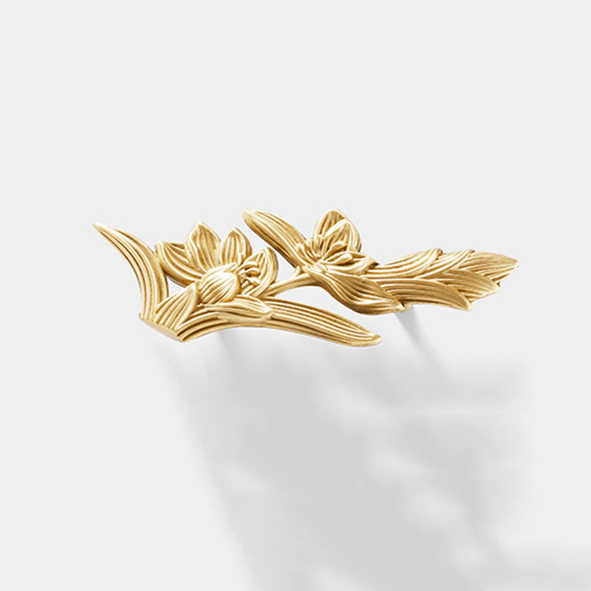 Mantara Tulip Knob B-0088 is a modern brass handle in gold, ideal for main doors, drawers, cabinets, and bedrooms.