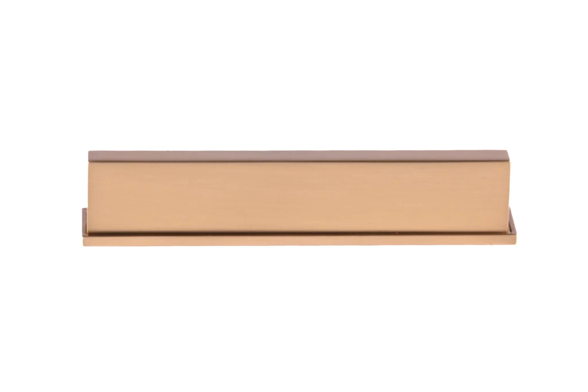 Mantara Veena Handle Z-0018 is a modern zinc alloy handle in brushed gold finish, ideal for kitchen drawers, dresser drawers.