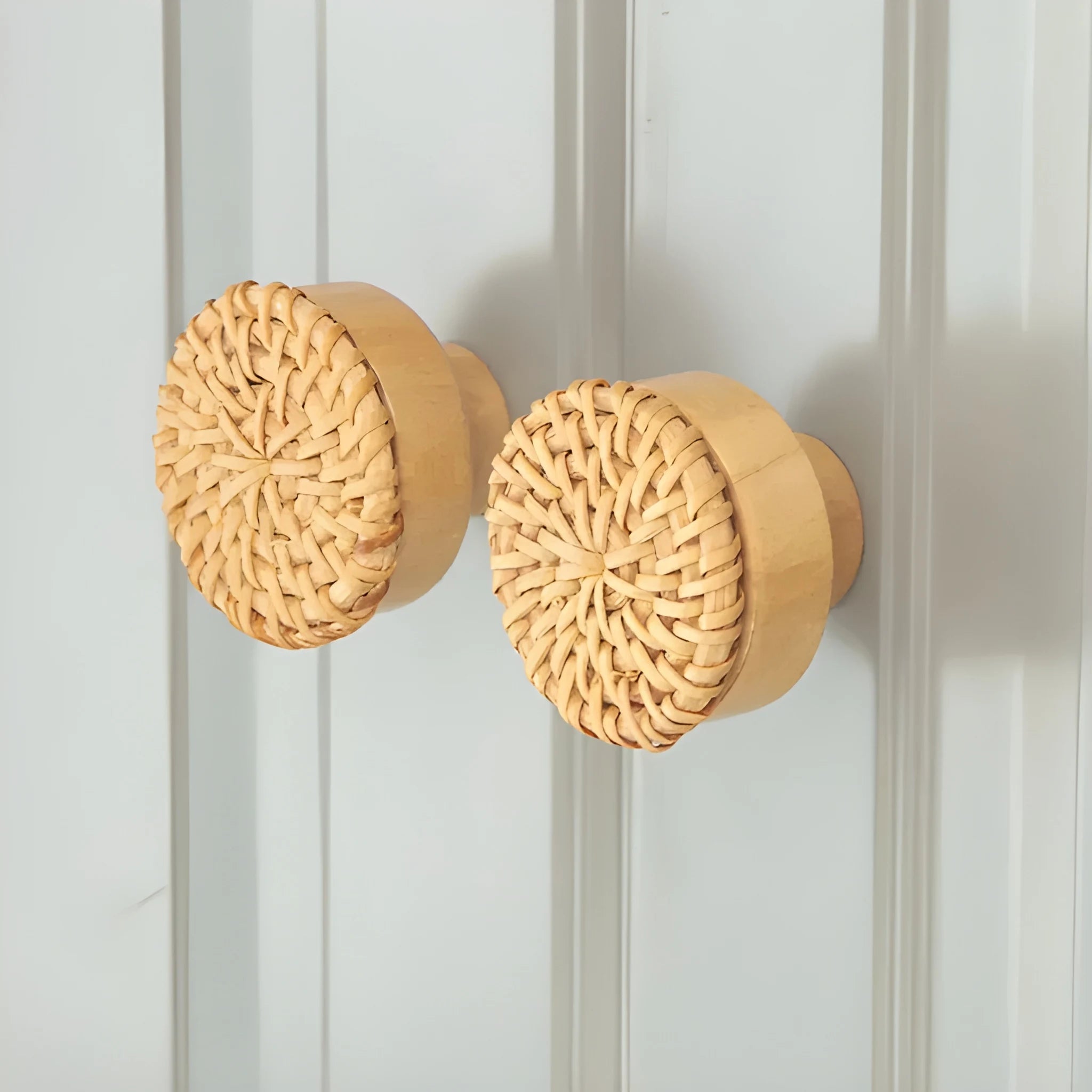 Mantara Wickerly Knob W-0043 is a modern beech wood knob, ideal for kitchen drawers, dresser drawers.