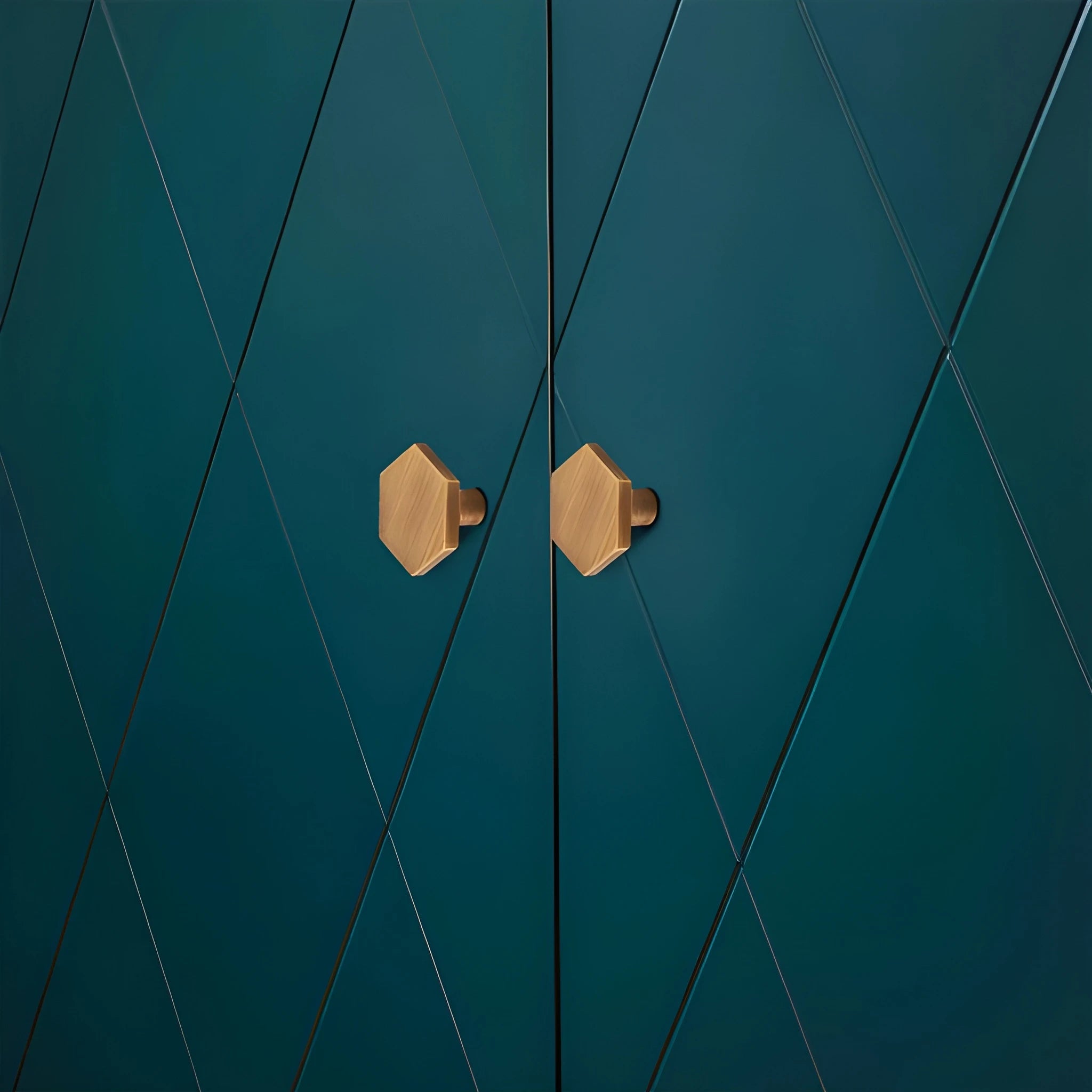 The Mantara B-0131 Zaraya Knob is a modern brass knob in gold, black, and bronze, perfect for drawers, cabinets, and wardrobes.