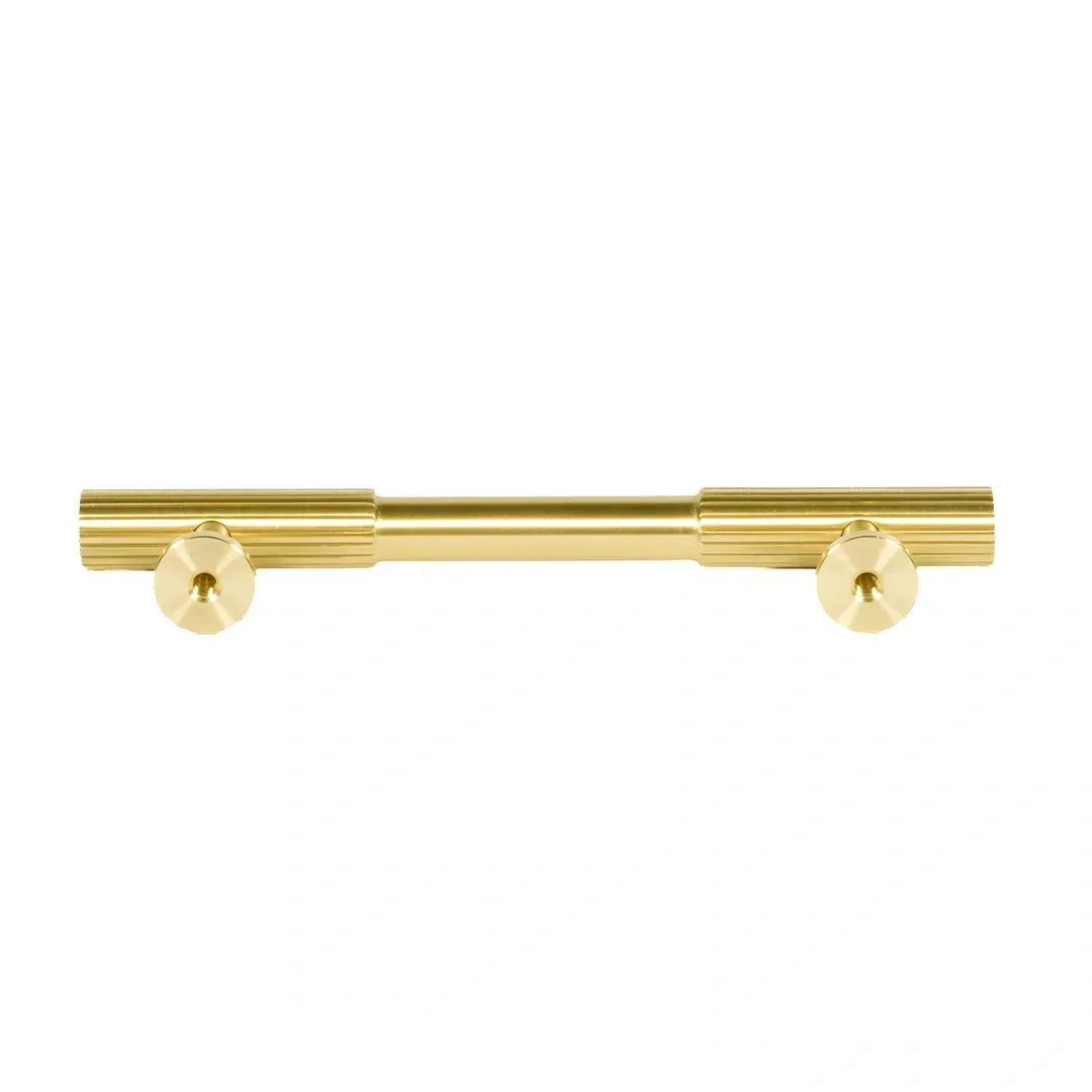 The Mantara B-0051 Oro handle is a modern brass Handle in polished gold and bronze, perfect for doors, drawers, and cabinets.