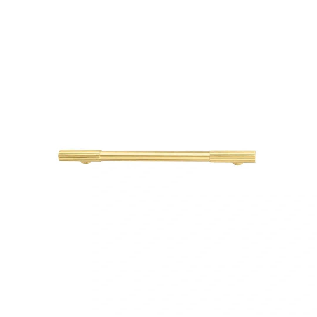 The Mantara B-0051 Oro handle is a modern brass Handle in polished gold and bronze, perfect for doors, drawers, and cabinets.