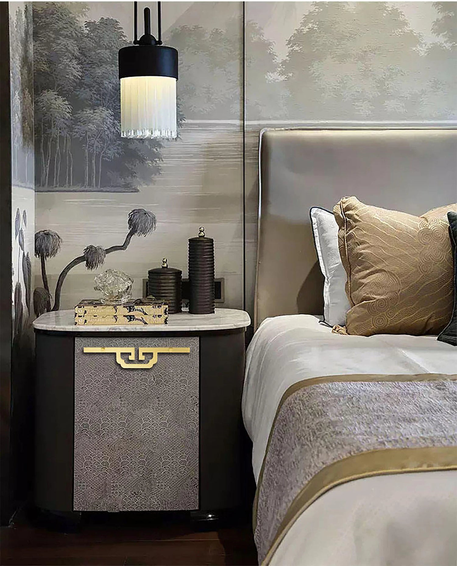 Mantara Cornice Handle B-0084 is a traditional brass handle in brushed gold, ideal for doors, drawers, and wardrobes.