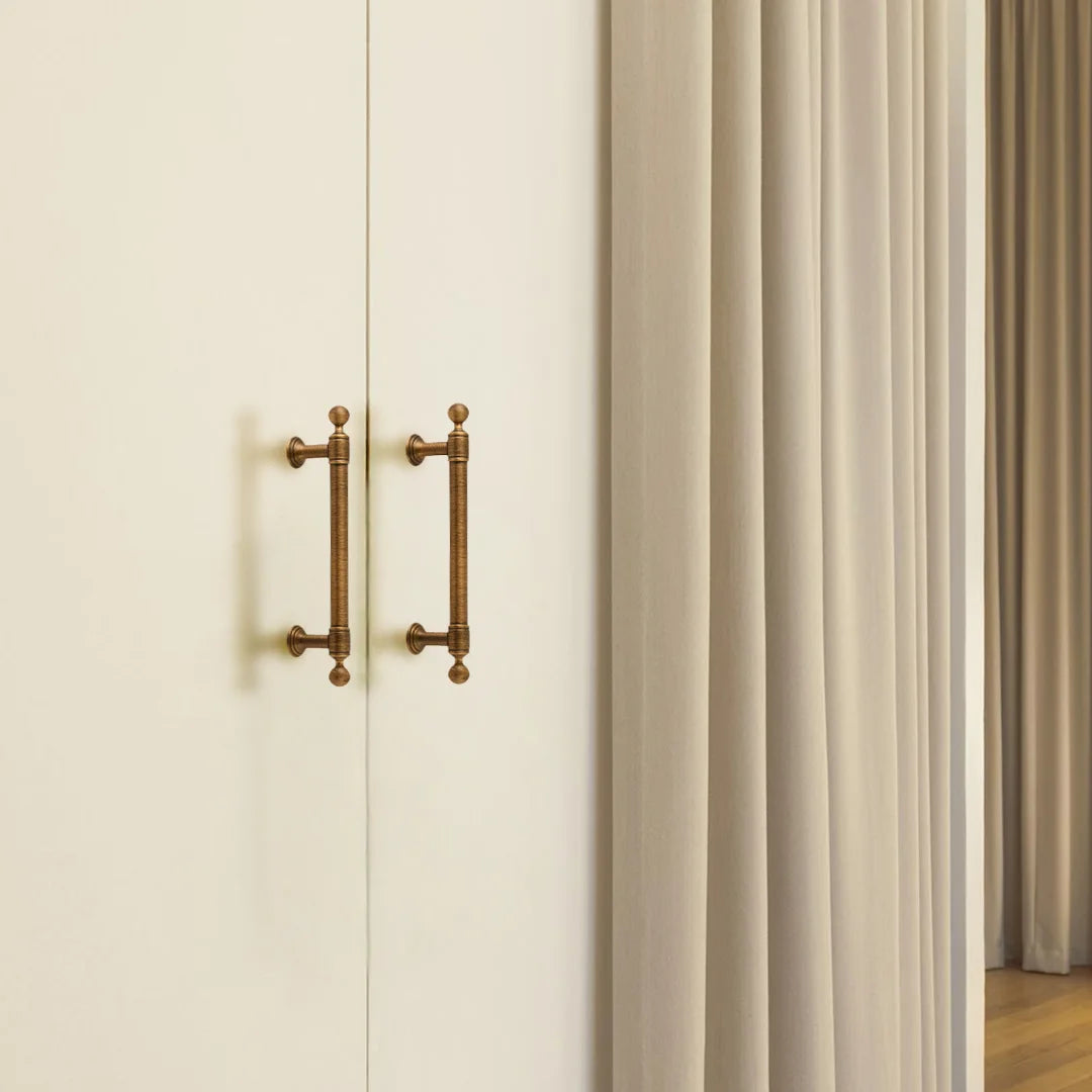 Caelum Handle