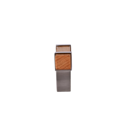 Mantara Lorien Handle W-0028 is a modern zinc and beech wood handle in silver ideal for kitchen and dresser drawers.