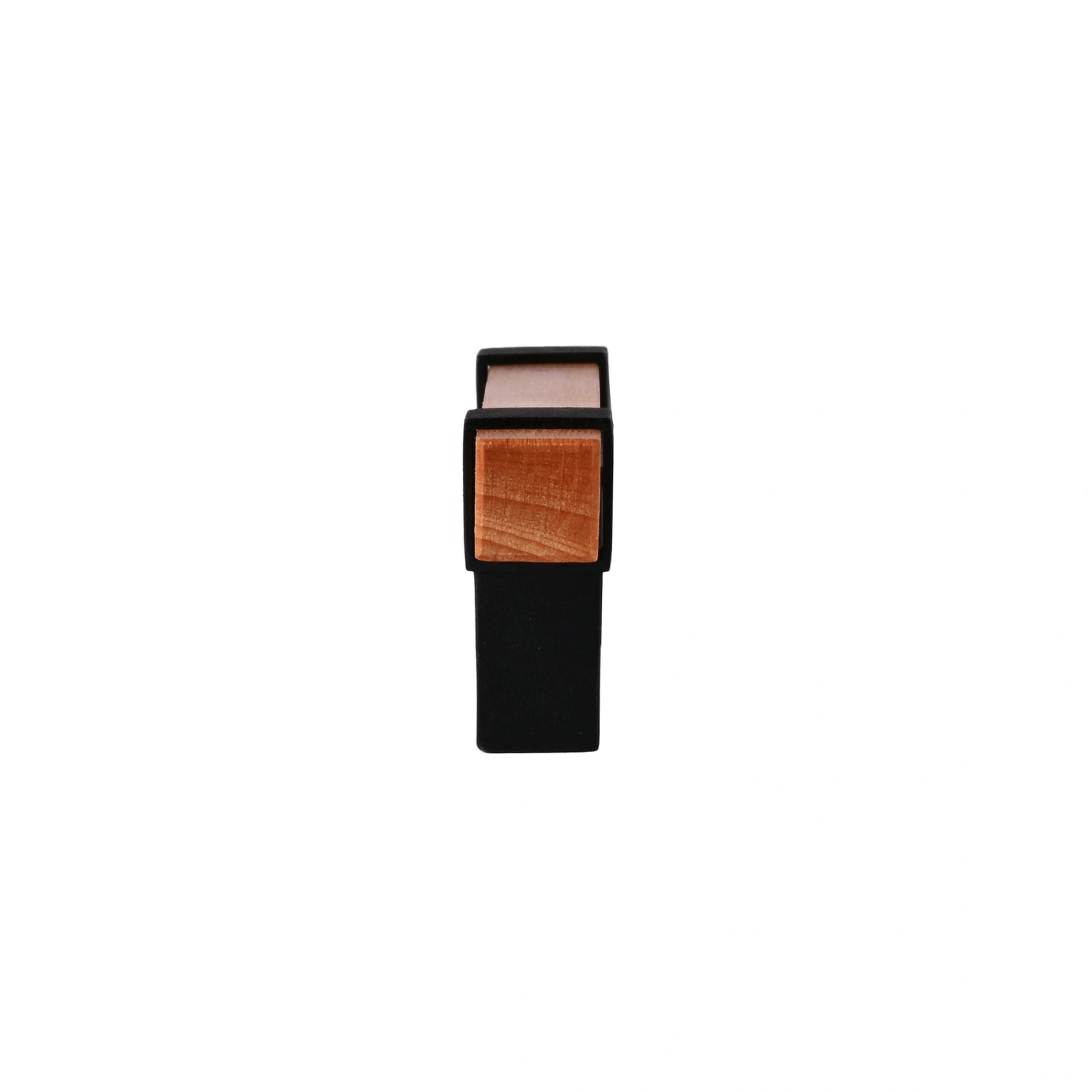 Mantara Lorien Handle  W-0028 is a modern zinc and beech wood handle in  black ideal for kitchen and dresser drawers.