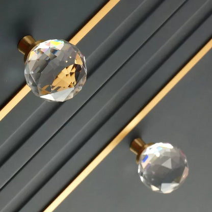 Quartz Handle Knob 30mm / White / Crystal - M A N T A R A