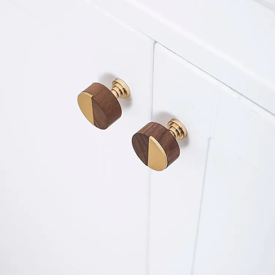Mantara Robyn Knob W-0020 is a modern wood and brass knob in brown brushed finish, ideal for kitchen drawers and dresser drawers.
