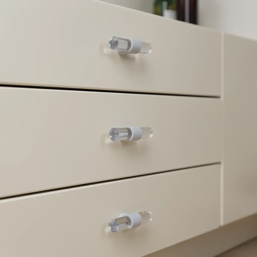 A sleek bar handle, Petra III made of acrylic with polished brass mounts in white finish, model A-0009 by Mantara, SKU A-0009.