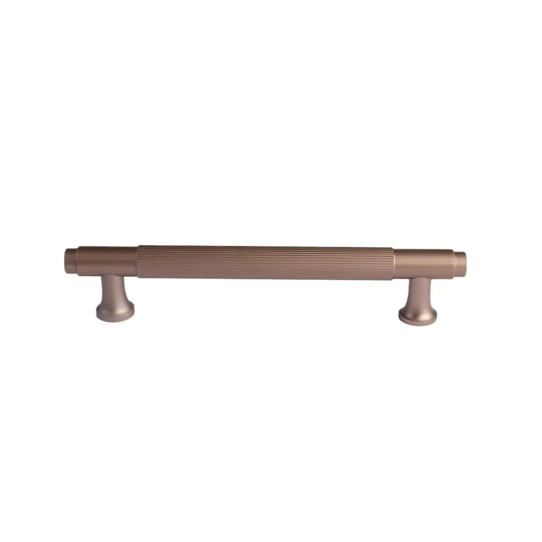 The Mantara AL-0002 Sleek Bar Handle is a modern aluminum alloy handle in rose gold, ideal for cabinets and wardrobes.