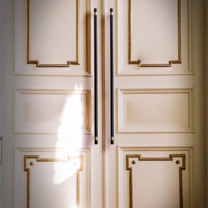 Mantara Mirabella Handle B-0056 is a modern brushed black handle, ideal for cabinets, wardrobes, and kitchens.