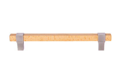 Mantara Lorien Handle W-0028 is a modern zinc and beech wood handle in silver ideal for kitchen and dresser drawers.