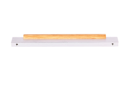 Mantara Oakley Handle  W-0033 is a modern zinc alloy and beech wood handle in silver ideal for kitchen and dresser drawers.