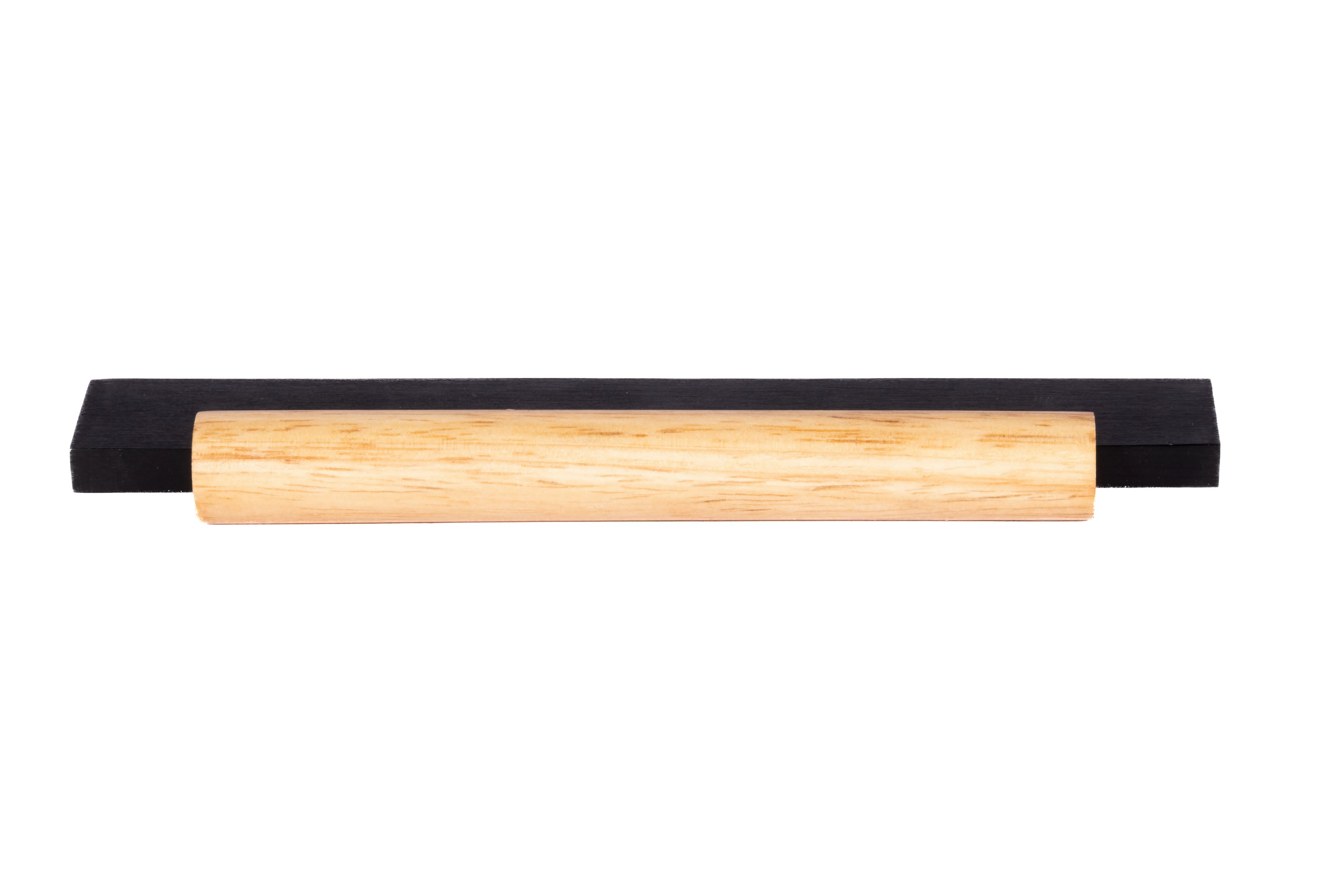 Oakley Handle