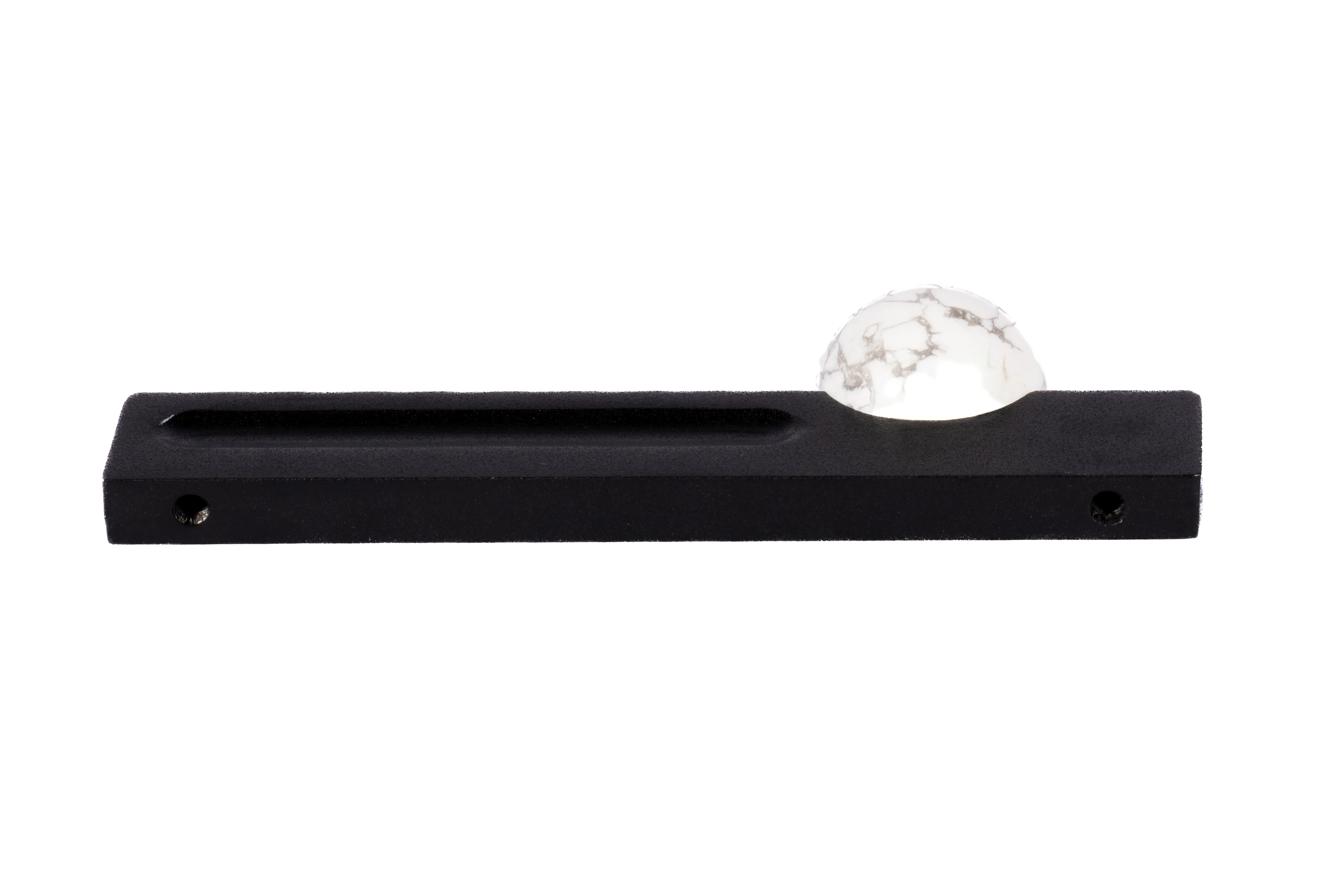 Calyx Handle