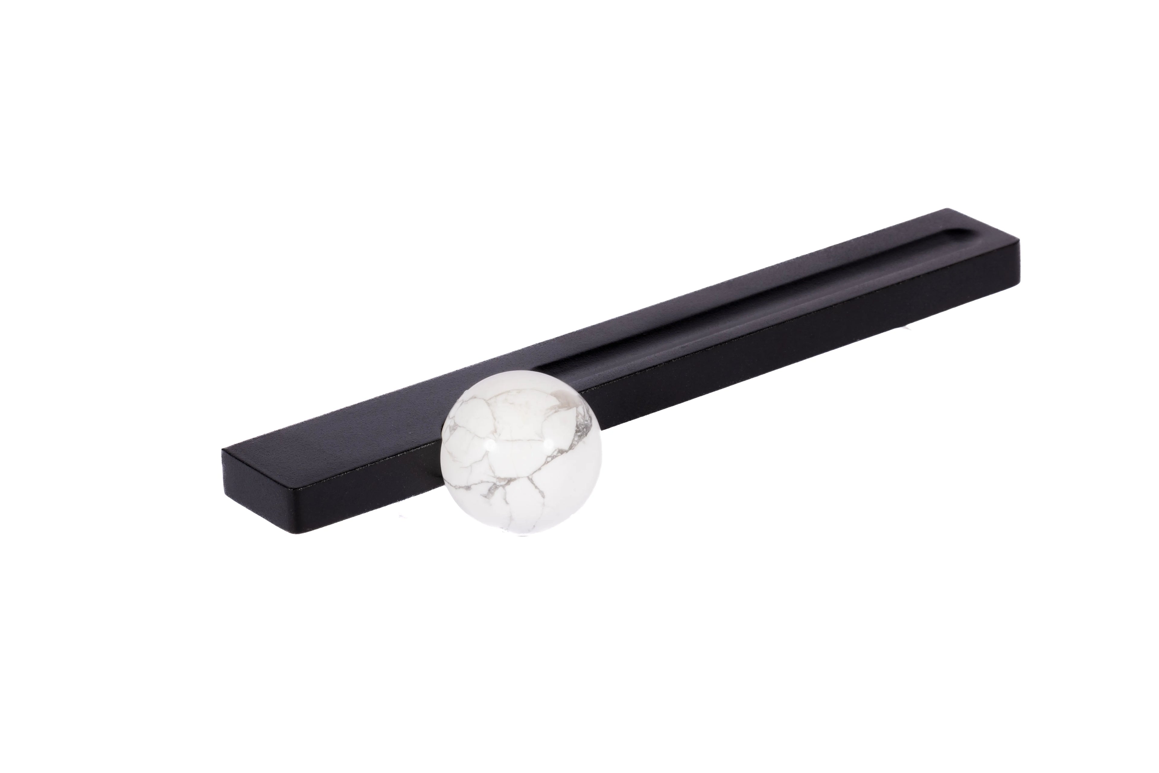 Calyx Handle