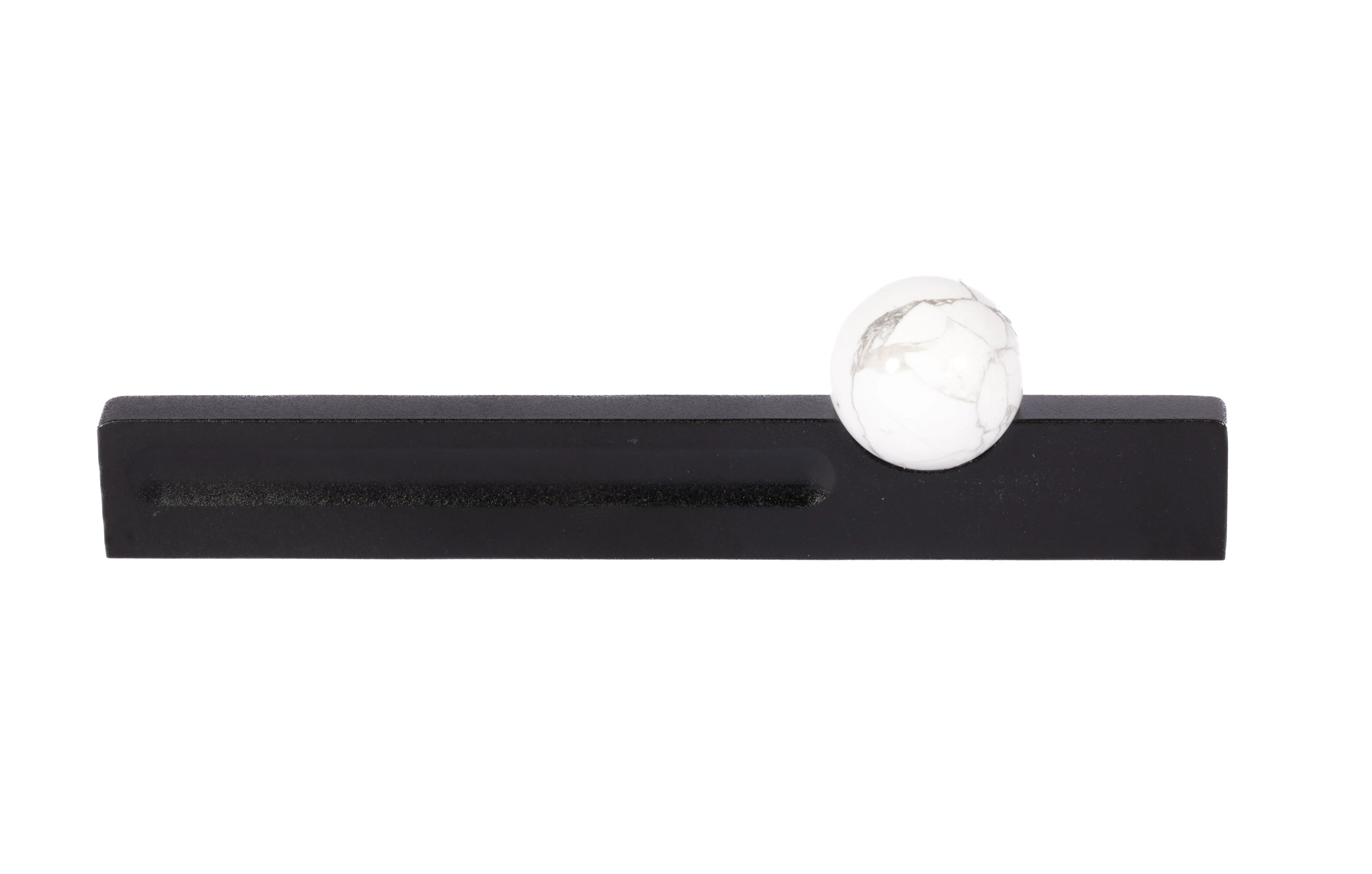 Calyx Handle