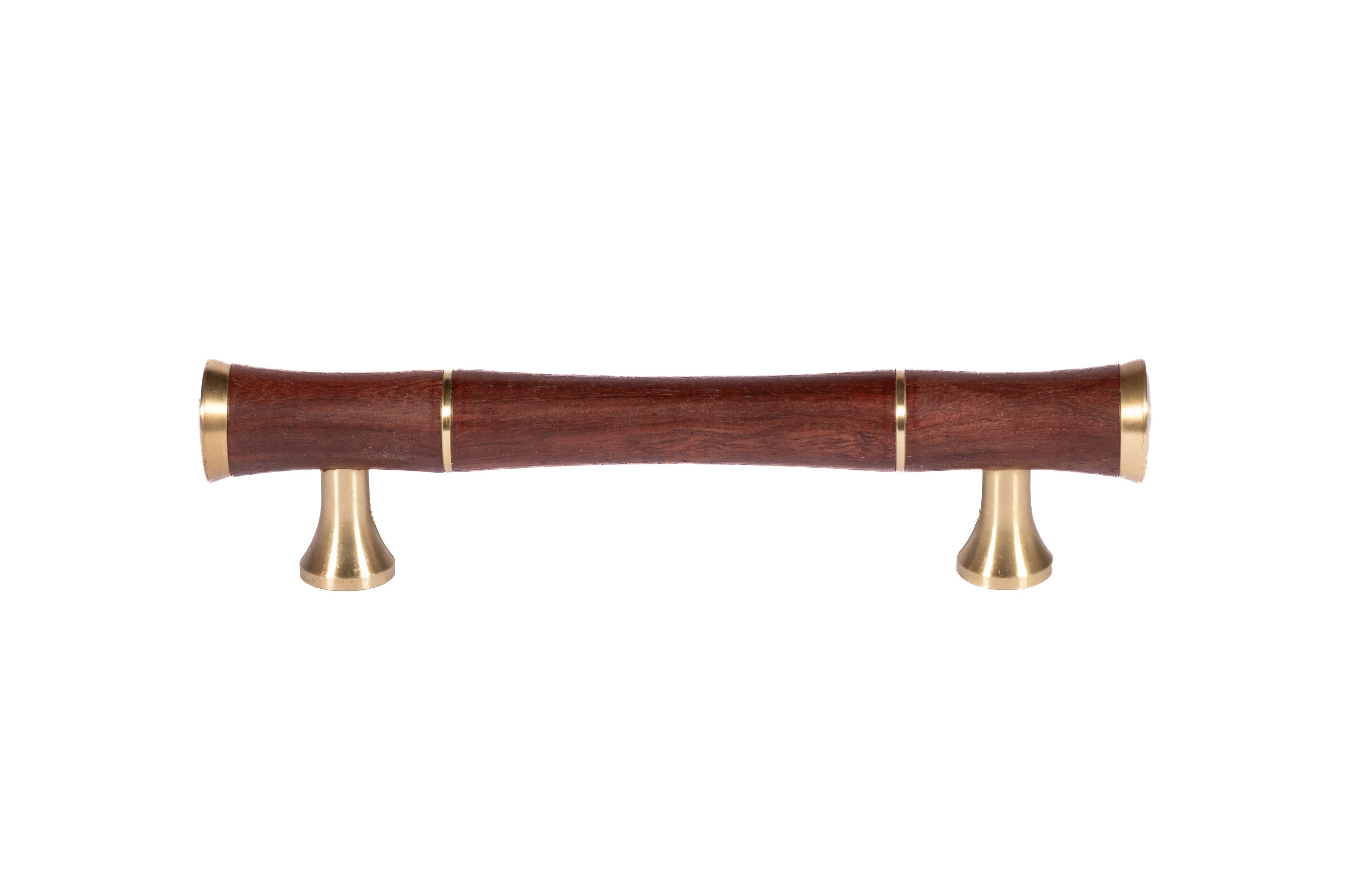 Titus Handle