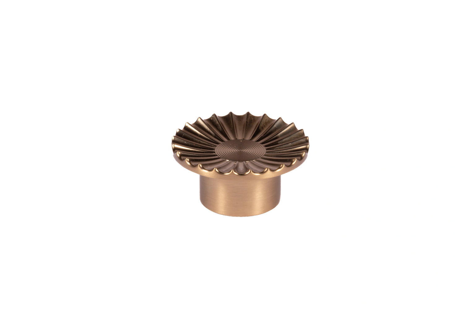 Mantara Orana Knob Z-0039 is a modern zinc knob in brushed gold finish, ideal for kitchen and dresser drawers.