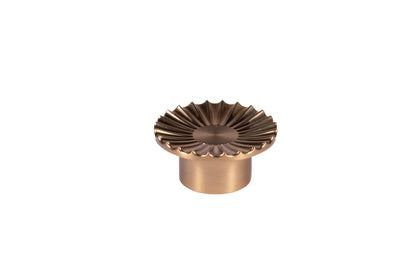 Mantara Orana Knob Z-0039 is a modern zinc knob in brushed gold finish, ideal for kitchen and dresser drawers.