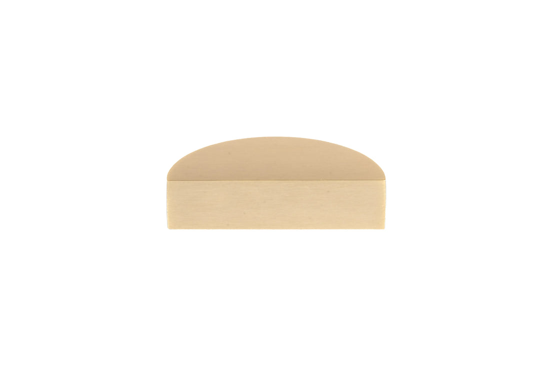 The Eliza Handle by Mantara B-0114 is a modern brushed brass handle in gold, ideal for drawers and cabinets.