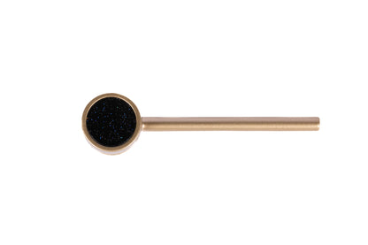 Mantara Auris Handle Z-0019 is a modern zinc alloy and acrylic knob in brushed gold finish, ideal for kitchen drawers, dresser drawers.