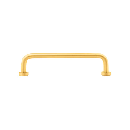 The Gleam Handle by Mantara B-0106 is a brushed brass handle in gold, ideal for furniture, wardrobes, and kitchens.