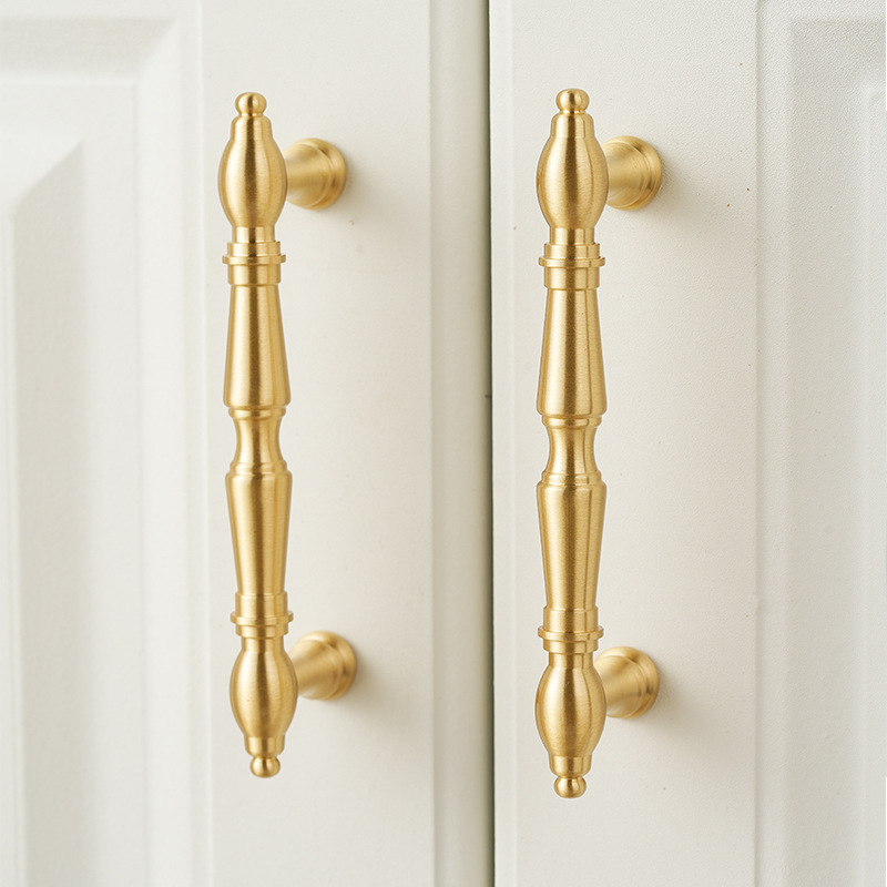 Bravari Handle