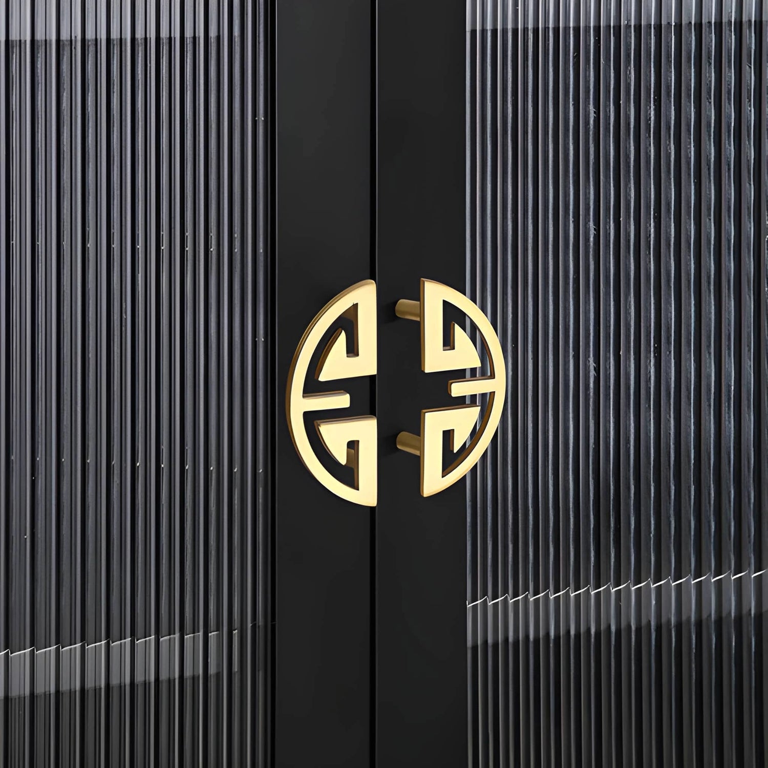 The Mantara B-0026 Toltec Handle is a modern brushed brass handle in gold, perfect for doors, wardrobes, furniture, and drawers.