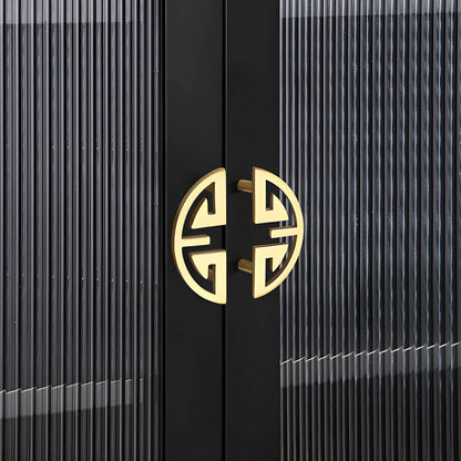 The Mantara B-0026 Toltec Handle is a modern brushed brass handle in gold, perfect for doors, wardrobes, furniture, and drawers.