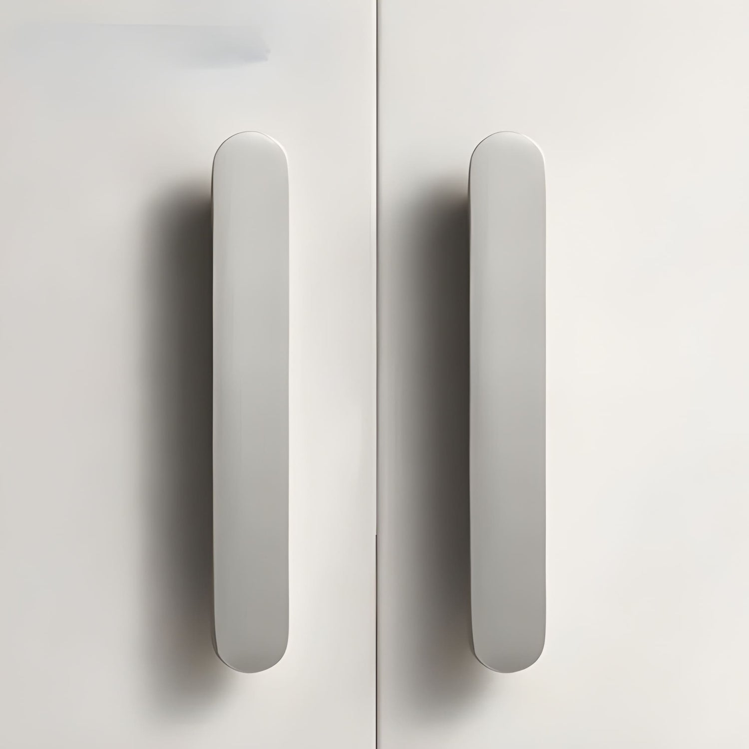 Plato Handle B-0067 brushed brass drawer handle, sizes 95mm to 222mm, gold and silver options, suitable for cabinets, wardrobes &amp; kitchen units by Mantara
