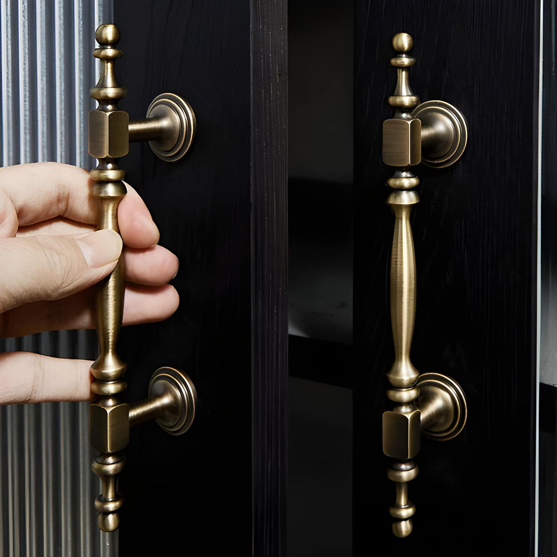 Cortex Handle B-0133 brass cabinet pull handle, bronze brushed finish, sizes 80mm 167mm 200mm 263mm 295mm, suitable for drawers & wardrobes by Mantara