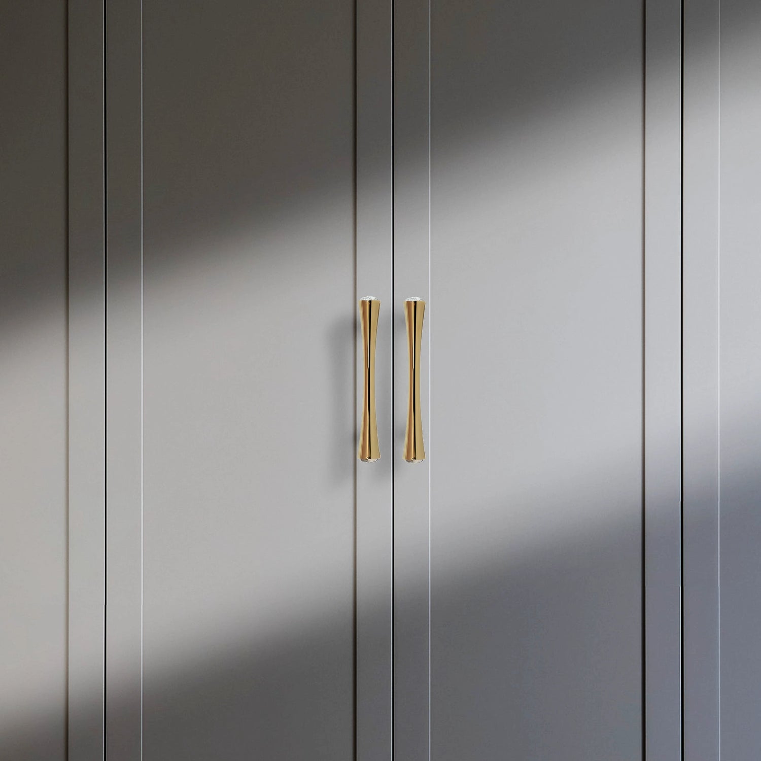 Palazzo Handle M-0014 in white marble &amp; gold brass, glossy finish, sizes 30–267mm, for drawers by Mantara