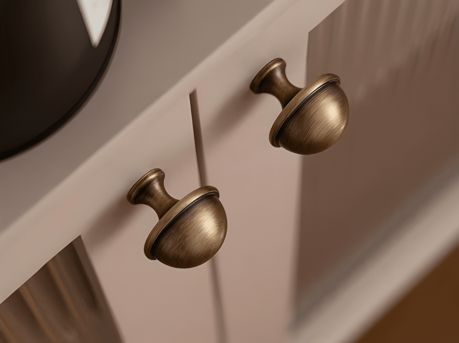 B-0150 brass cabinet fittings, knob and handle combo, bronze brushed finish, sizes 29mm 67mm 181mm 216mm 282mm, for drawers by Mantara