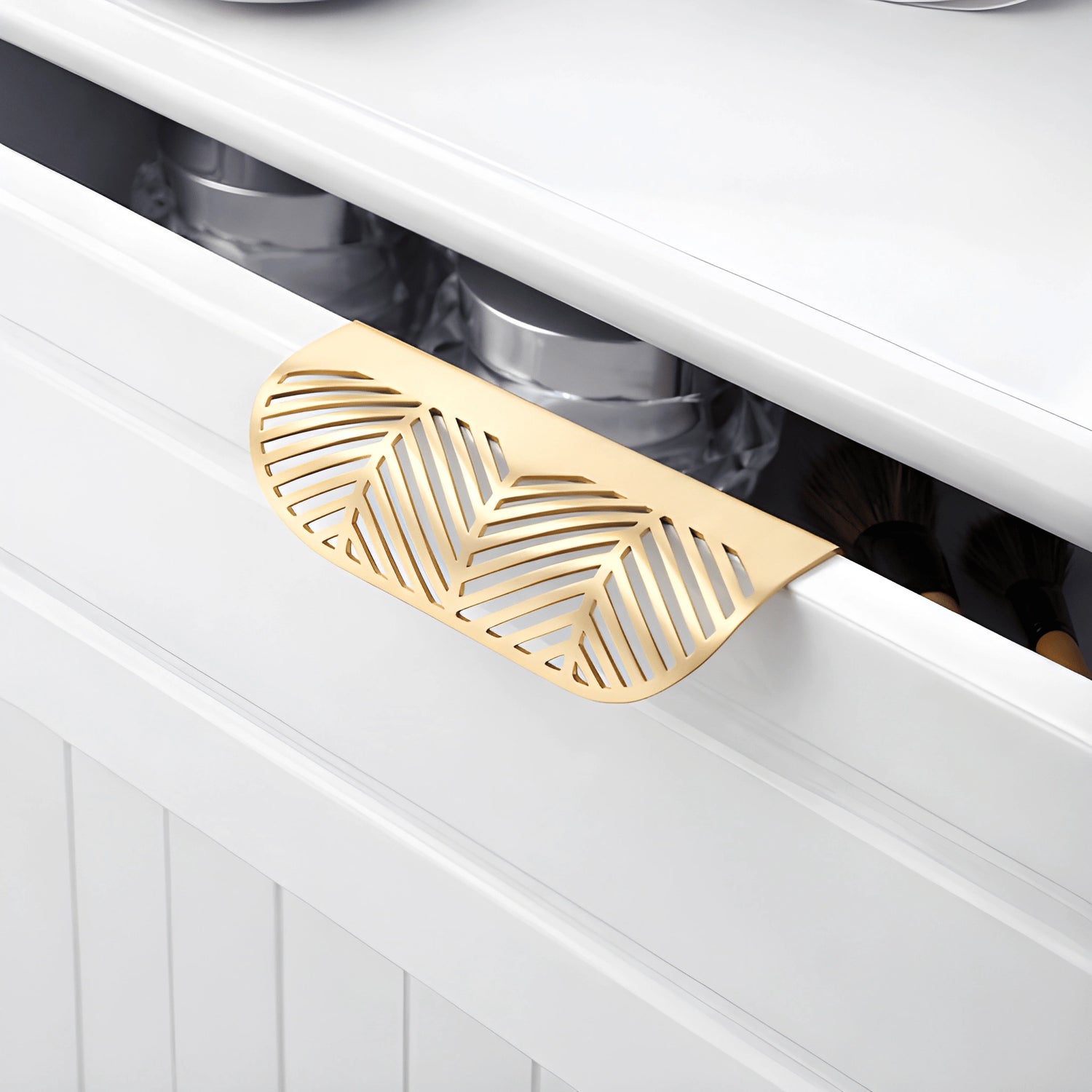 The Mantara B-0047 Vriksha Handle is a modern brushed brass handle in gold, ideal for kitchens, drawers, cupboards, and bedrooms.
