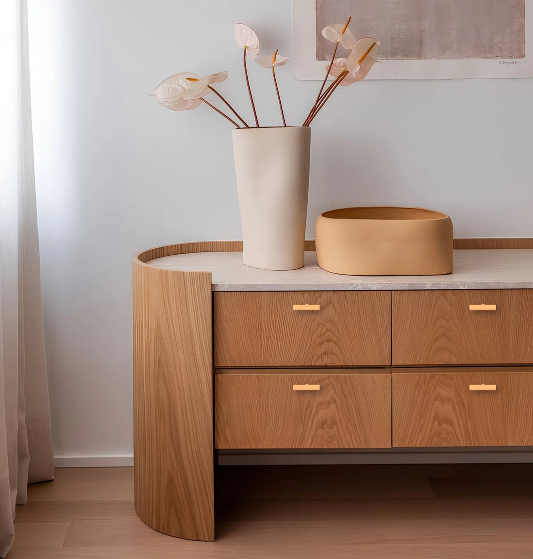 Mantara Alder Handle  W-0023 is a modern wooden handle in brushed beech finish, ideal for kitchen drawers and dresser drawers.