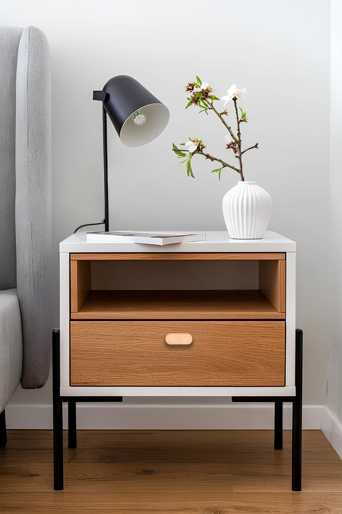 Mantara Cedric Handle W-0048 is a modern beech wood Tbar handle, ideal for kitchen drawers, dresser drawers.