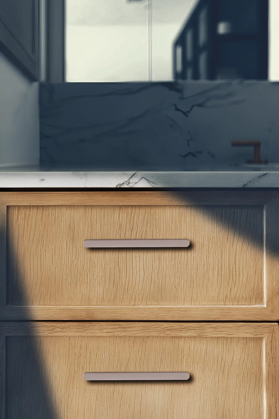 AL‑0016 Adele handle – sleek brushed aluminum bar in black/grey, modern hardware for kitchen, drawers &amp; wardrobes by MANTARA