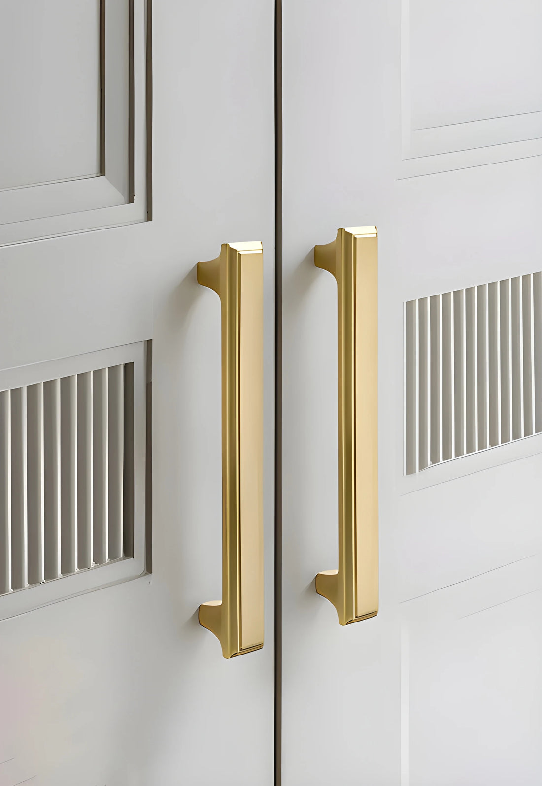 Modern brushed brass handle in gold, ideal for wardrobes, buy wardrobe handles and brass door handles.Mantara Alaric Handle B-0066 