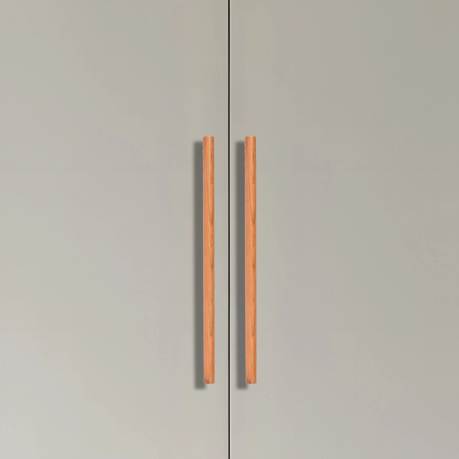 Mantara Alder Handle W-0023 is a modern wooden handle in brushed beech finish, ideal for kitchen drawers and dresser drawers.