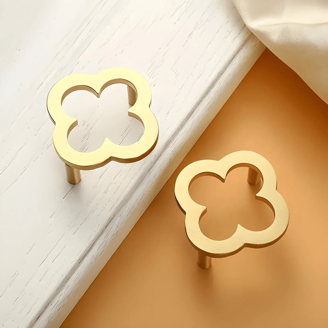 Buy kitchen cabinet knob-Modern brushed brass cabinet knob in gold for kitchen drawers and furniture by Mantara, B-0021.