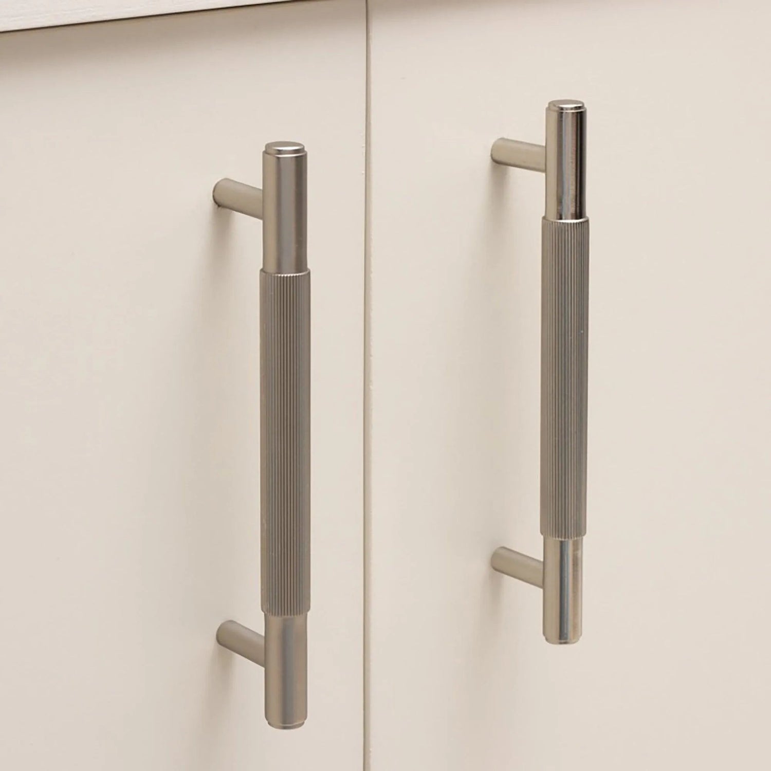  B‑0063 Apollo handle in brushed brass, available in Gold or Silver, length 164 mm with 128 mm center‑to‑center, height 35 mm, thickness 12 mm, stem 7.8 mm, ideal for kitchen cabinets, wardrobes, drawers and bedroom furniture.