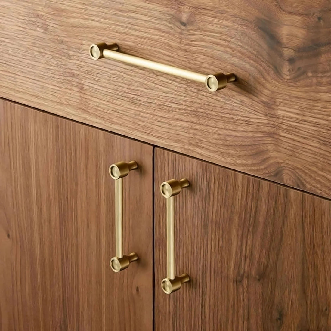 The Aurelia Handle by Mantara B-0108 is a brushed brass handle in gold, ideal for wardrobes, cabinets, and drawers.