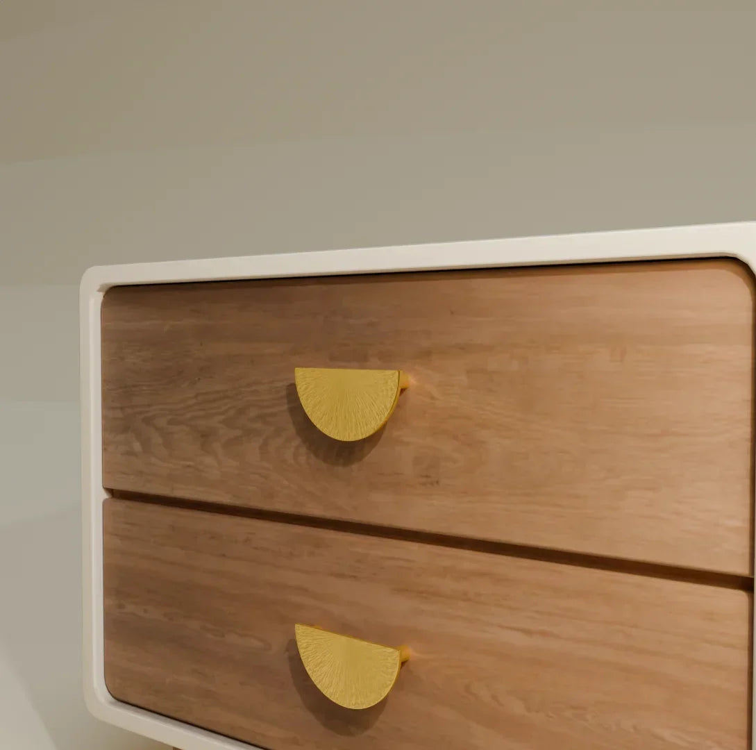 Mantara Eclipse Handle B-0103 is a modern polished brass handle in gold, perfect for doors, wardrobes, and drawers.